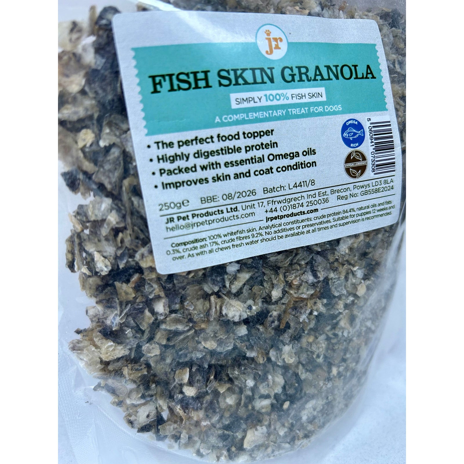 Fish skin granola